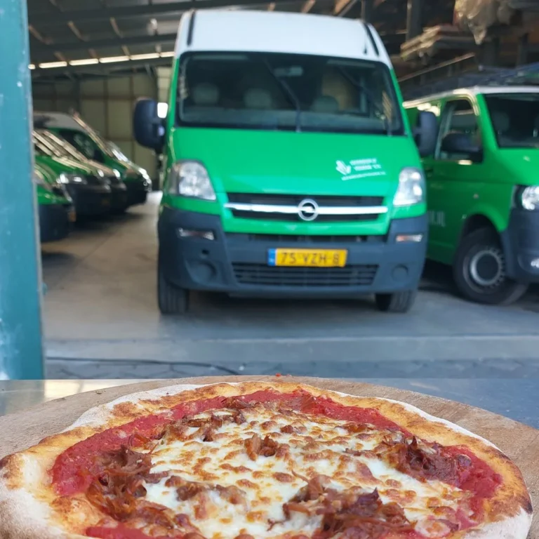 Pizza-catering-Bouwvakborrel-2024-Bouwbedrijf-Vosman-Raalte-4