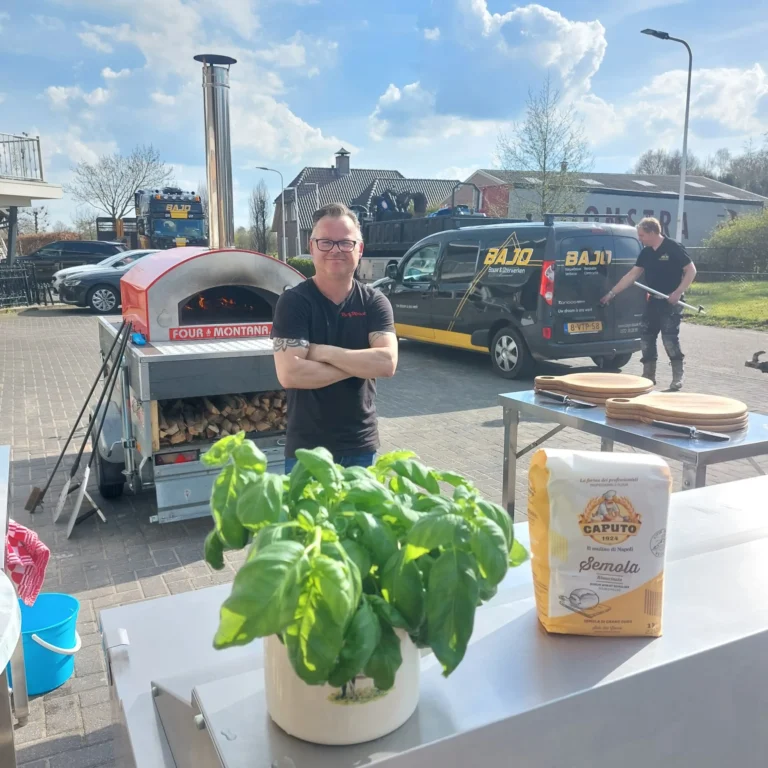 Pizzabakker-op-locatie-bedrijf-Bajo-Bouw-Marienheem-1